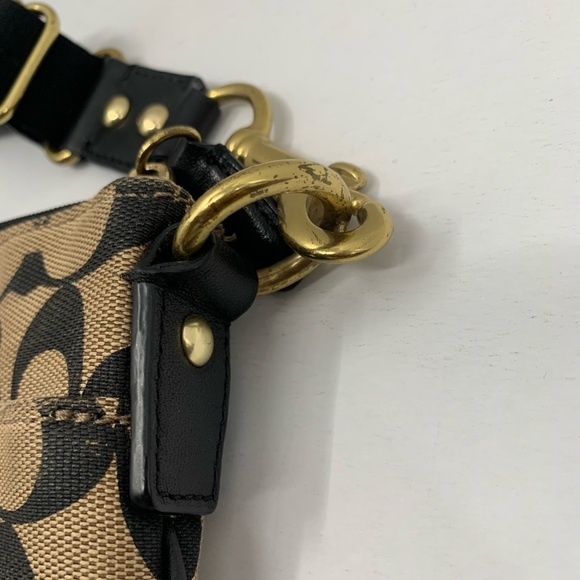 Coach Signature Black and Tan Striped Swingpack/Crossbody Bag - Picture 4 of 8